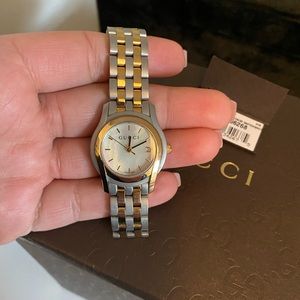 Gucci 5505L Two Tone Steel Mother of Pearl Dial Quartz Ladies Watch YA055532